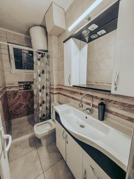 City Center Apartment Gjakova المظهر الخارجي الصورة